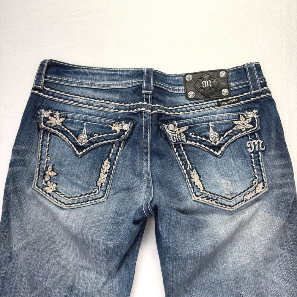 Miss Me Capri Jeans Womens 30 Blue Medium Wash Rhinestone Embroidered JP5418P - Picture 3 of 12